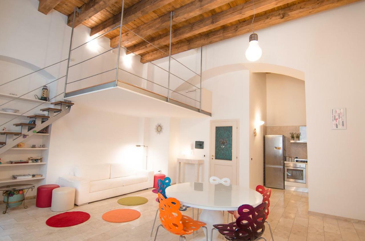 Apartment Modern In Historic Building